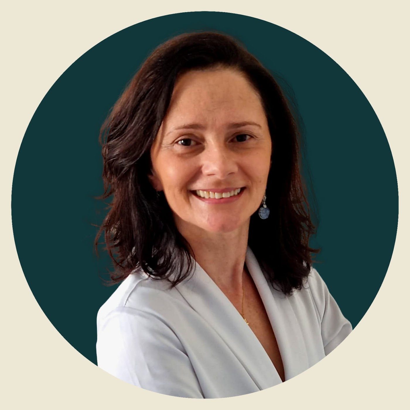Cristiane Guimarães, fisioterapeuta, sorrindo
